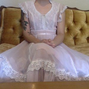 Gorgeous Vintage Pale Pink Gunne Sax Dress